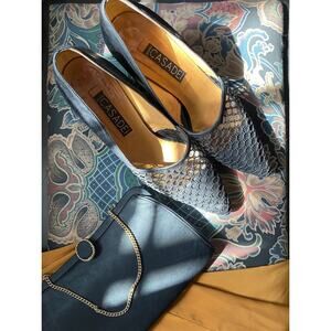 Vintage Casadei pumps in black leather and mesh honeycomb pattern, size 8 1/2